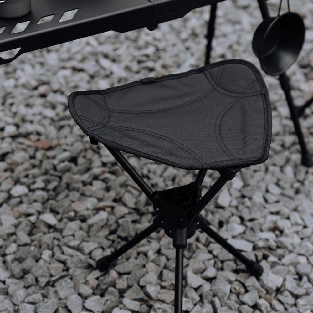 Woodworking Outdoor Furniture - Dreibeiniger, zusammenklappbarer, drehbarer Hocker, verschleißfester, faltbarer